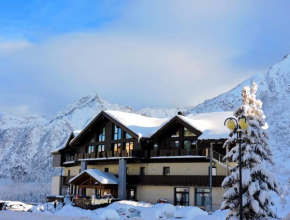Отель Hotel Adamello  Пассо Дель Тонале